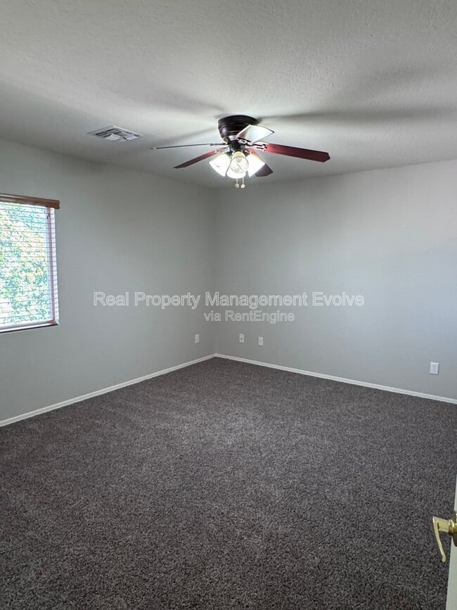 Building Photo - 10426 E Dolphin Ave