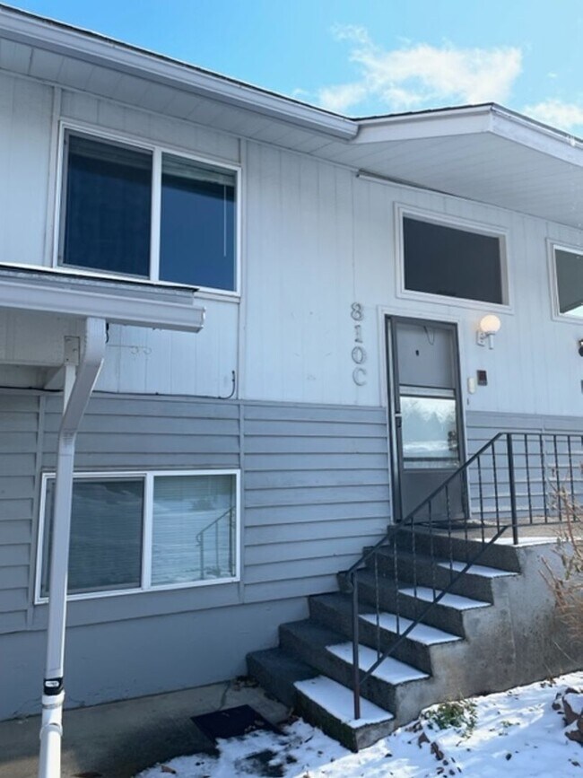 Building Photo - Welcome Home! Charming 2BR Townhome in Lewiston’s Orchards Area