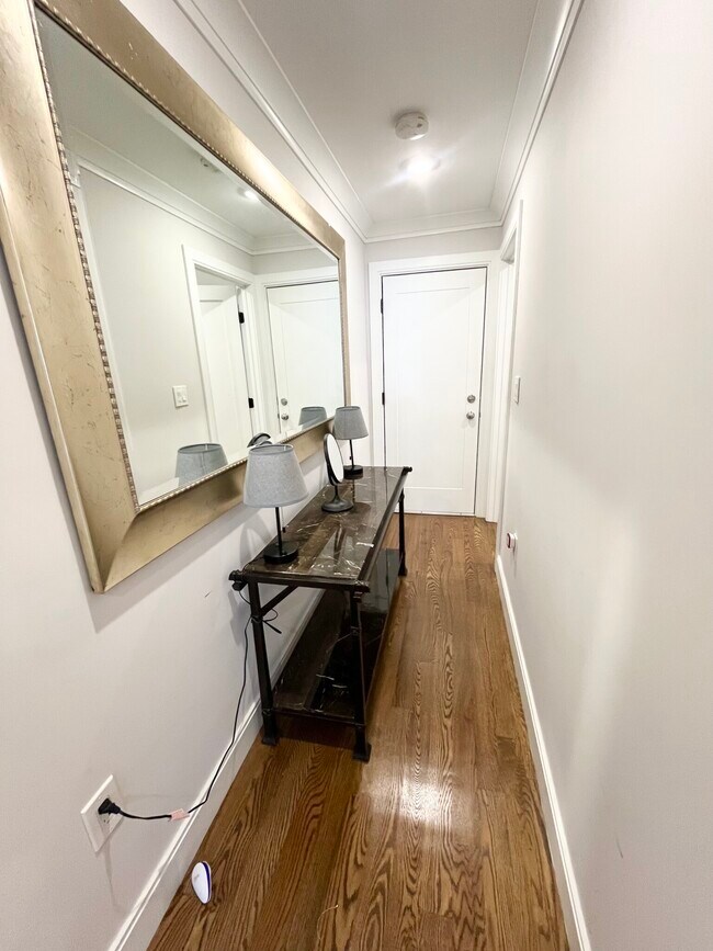 Building Photo - 25 Rockledge St