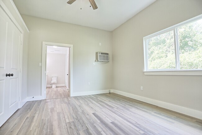 Building Photo - 704 Natchez River Cir