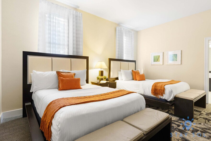 Building Photo - 5300 NW 87th Ave