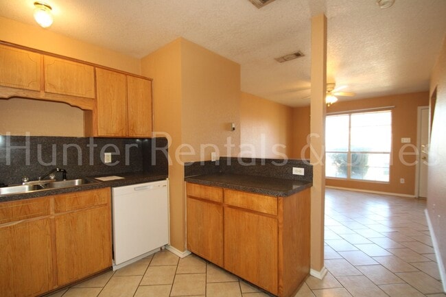 Building Photo - Don't Miss Out!