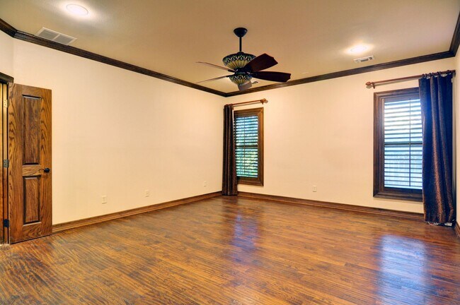 Building Photo - 3407 Penticost St