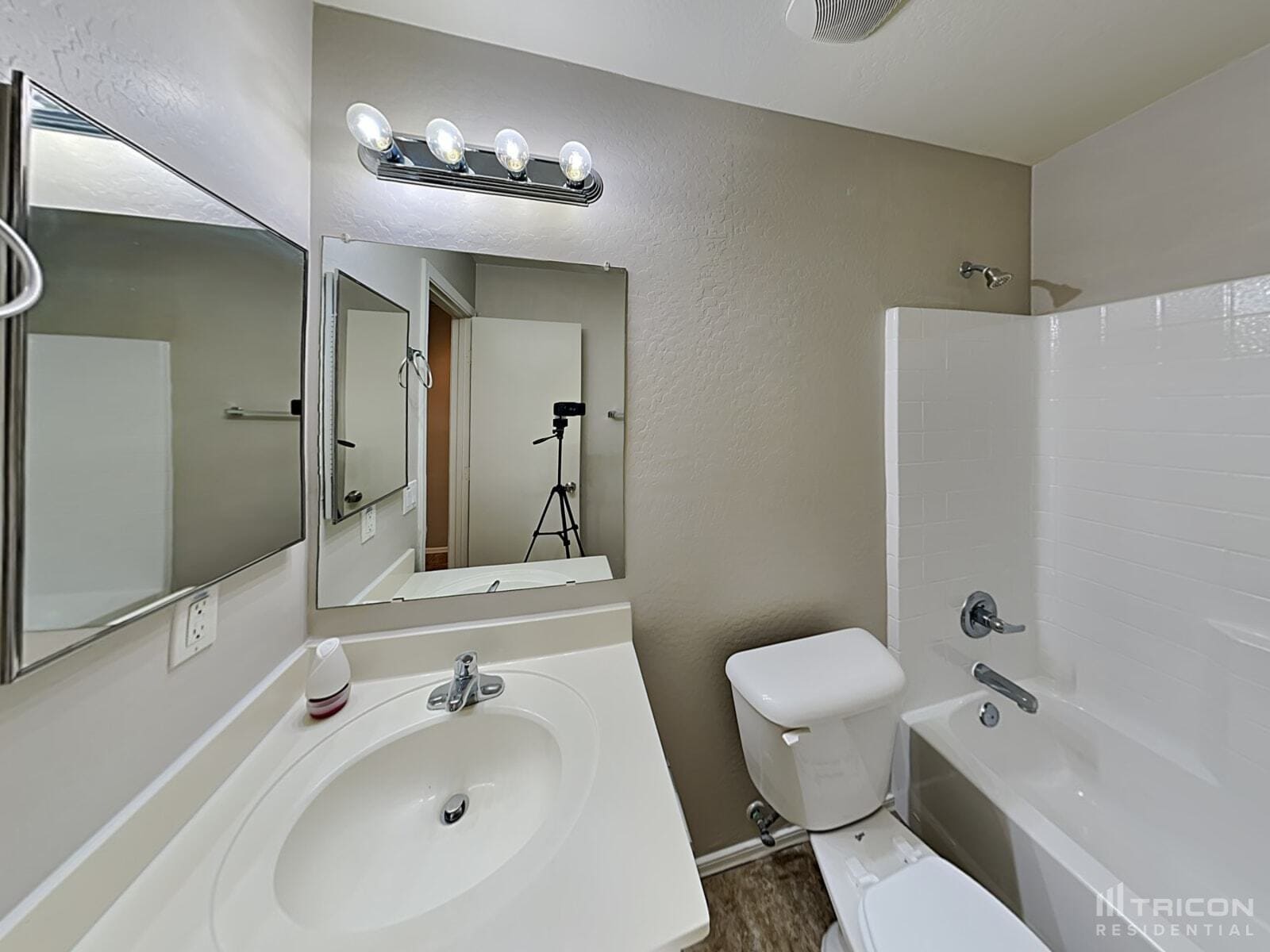 Building Photo - 24818 W Huntington Dr