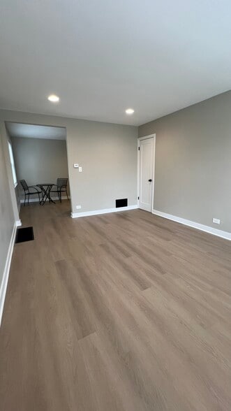 Building Photo - 4835 Hull St