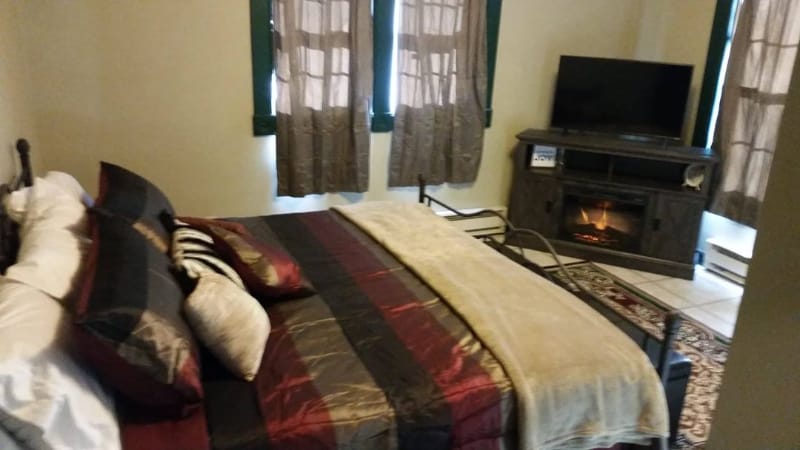 Building Photo - 960 Main St