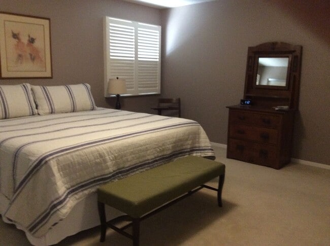 Building Photo - Beautiful FULLY FURNISHED Single Level 4/2 Home in South West Reno