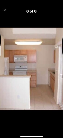 Building Photo - 70 Halili Ln