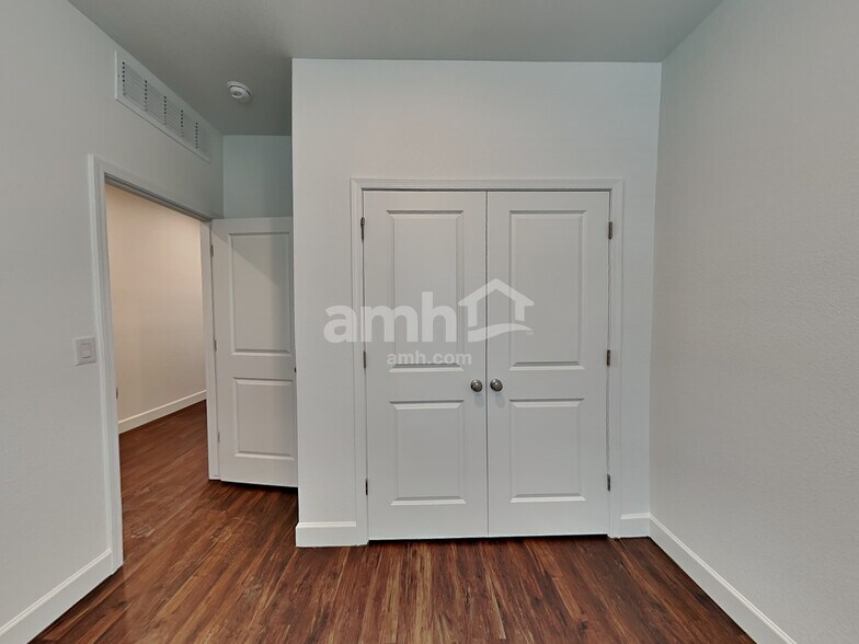 Building Photo - 17130 Puget Ave