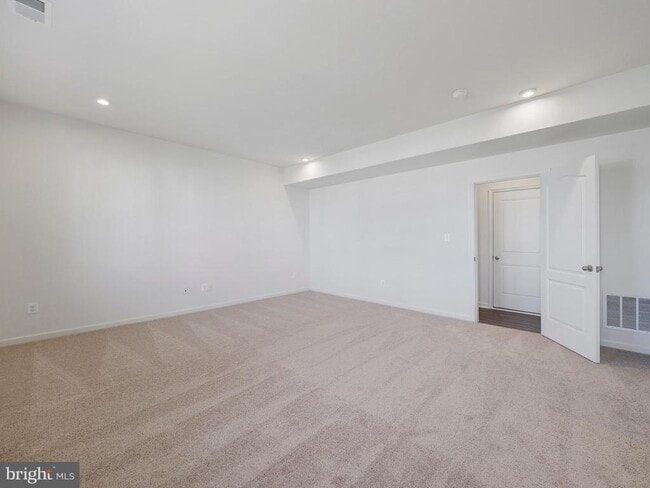 Building Photo - 92 Stafford Pl
