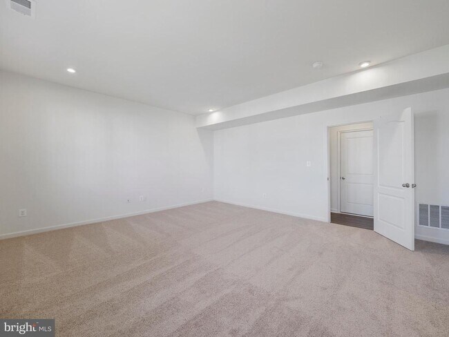 Building Photo - 96 Stafford Pl