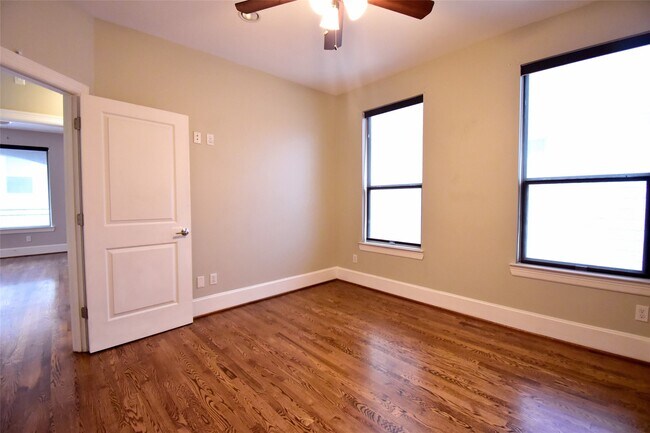 Building Photo - 1538 W 23rd St