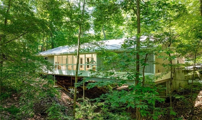 Building Photo - 6567 Tahiti Way