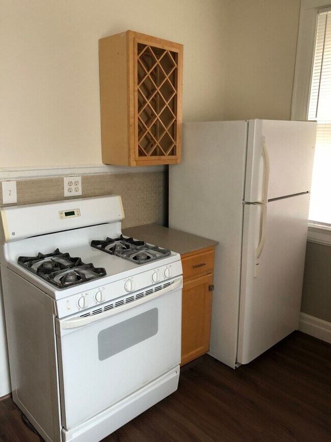 Building Photo - $1,600 - Newly Renovated 3 Bedroom Home With Study