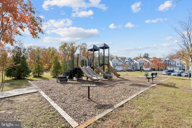 Building Photo - 1750 Blue Spruce St