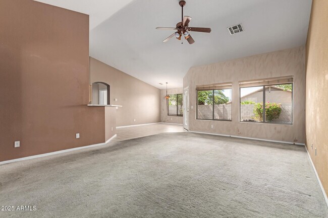 Building Photo - 1642 E Desert Ln