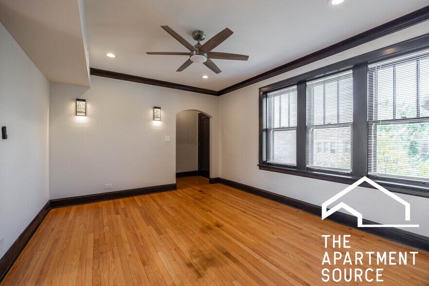 Building Photo - 6409 N Talman Ave