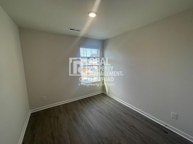 Building Photo - Brand New 3bd/2.5ba Townhome in Trinity
