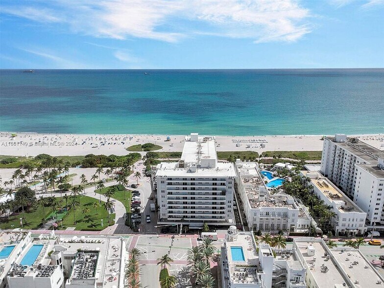 Building Photo - 465 Ocean Dr