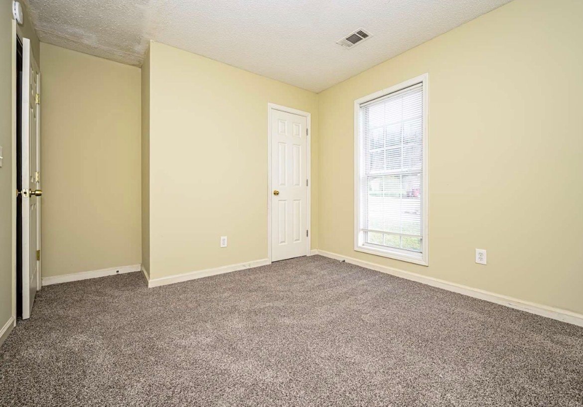 Building Photo - 193 Windsor Cir