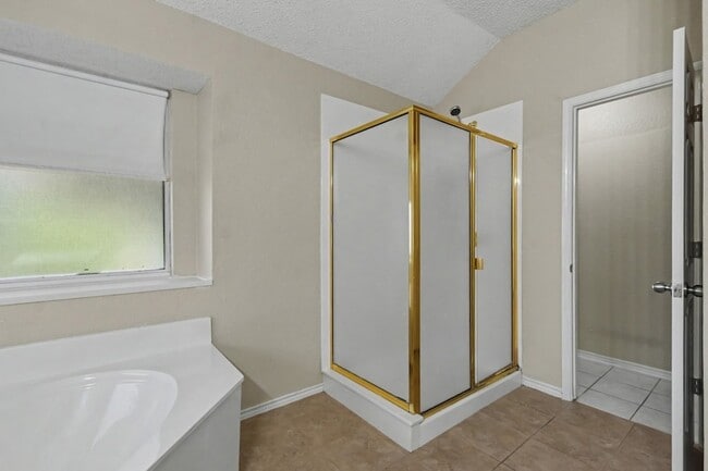 Building Photo - 1306 Woodmont Dr
