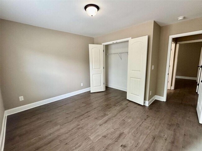 Building Photo - 4668 Hidden Creek Dr