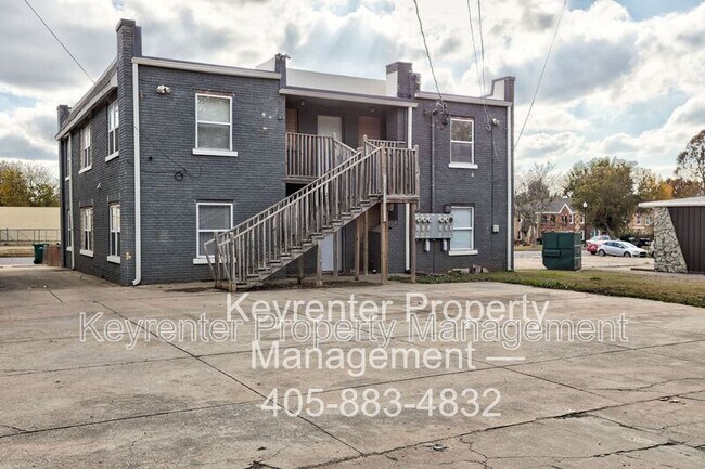 Building Photo - 2325 NW 12th St