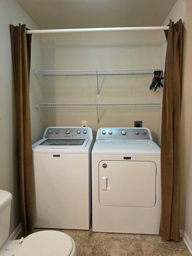 Building Photo - Gulf Shores town home with garage