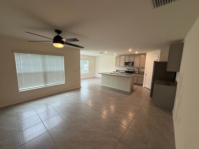 Building Photo - Newly built 3 bedroom home in a quiet Cul-...