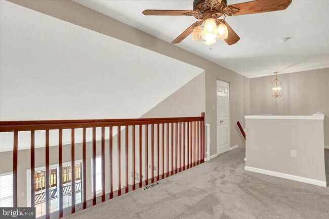 Building Photo - 6444 Terrace Ct