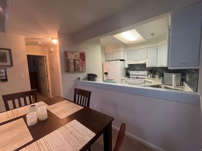 Building Photo - Ocean Pines condo fully furnished! Locatio...