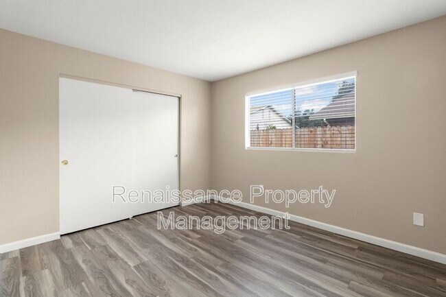 Building Photo - 1394 Pajaro Ave