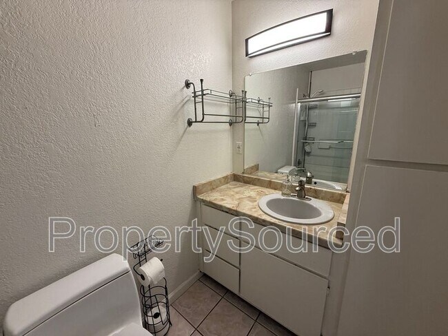 Building Photo - 700 McCoy Ct