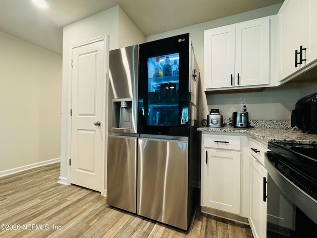 Building Photo - 45287 Red Brick Dr