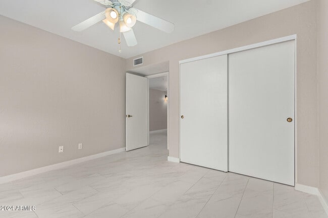 Building Photo - 9138 E Davenport Dr