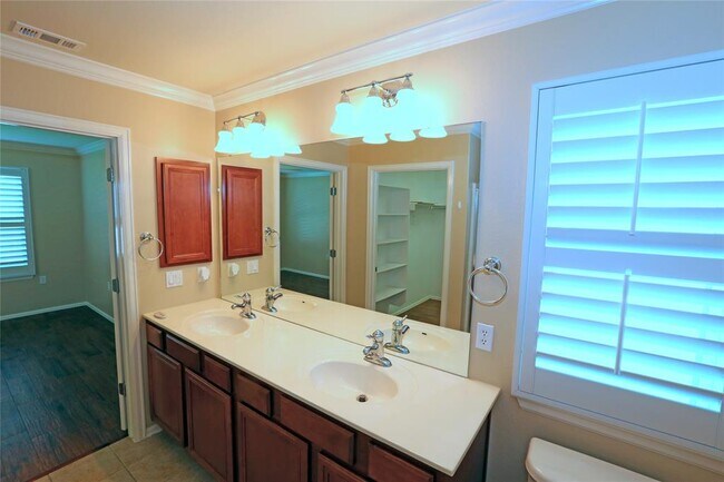 Building Photo - 113 Monument Hill Trail