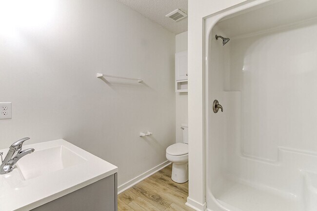 Building Photo - Lovely Town Home in Inland Greens