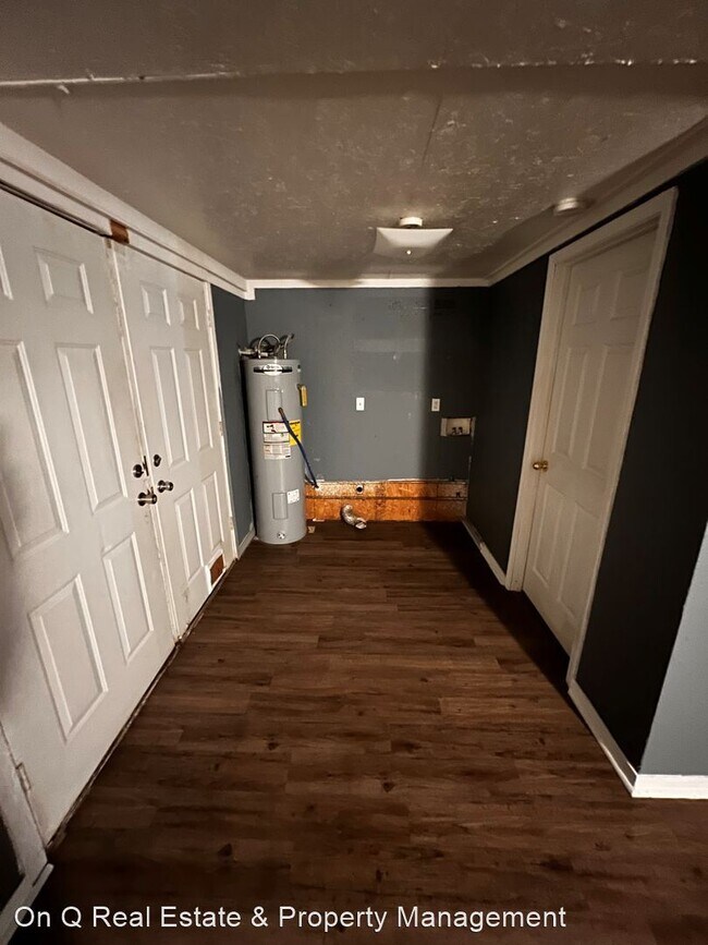 Building Photo - 4 br, 2 bath House - 1306 Barton Lane