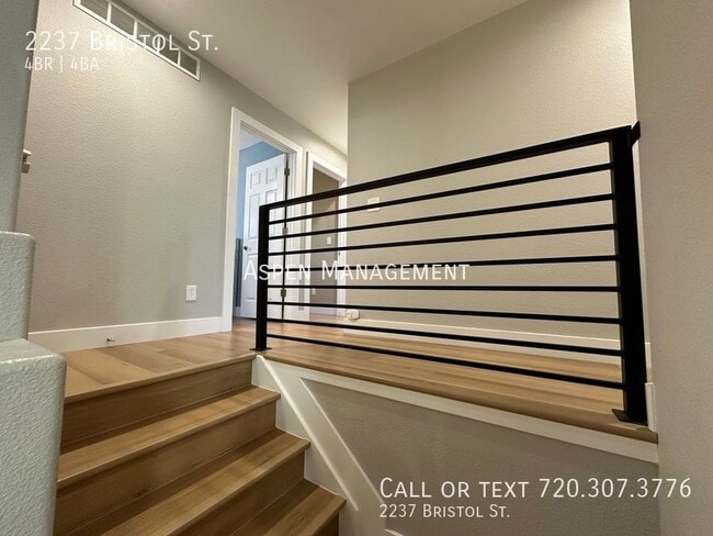 Building Photo - 2237 Bristol St