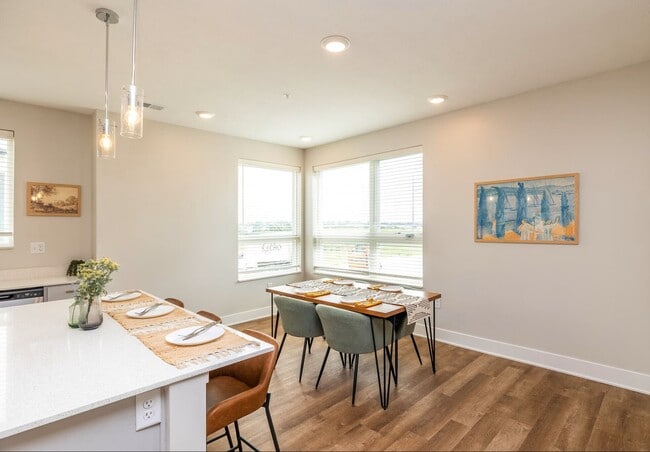 Building Photo - Larkspur - Building B