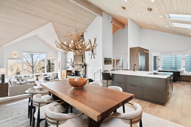 Building Photo - 18 Edgewood Ln