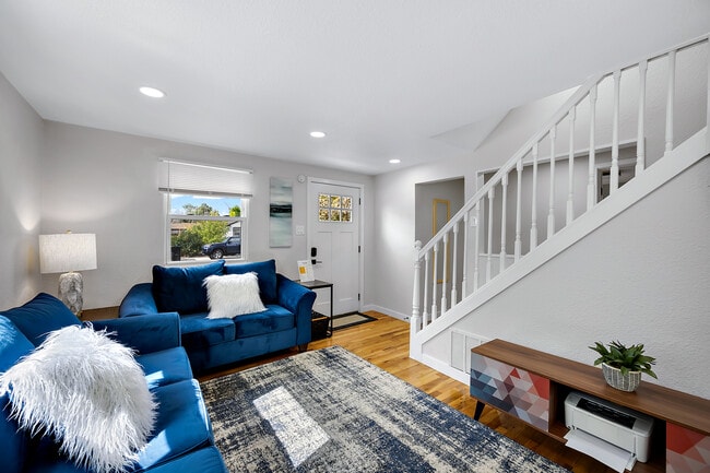 Building Photo - 5570 Otis Ct