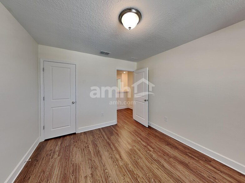 Building Photo - 4714 Reisswood Loop