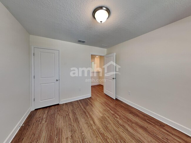 Building Photo - 4714 Reisswood Loop