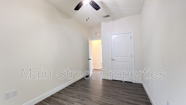 Building Photo - 2010 W Gregory St