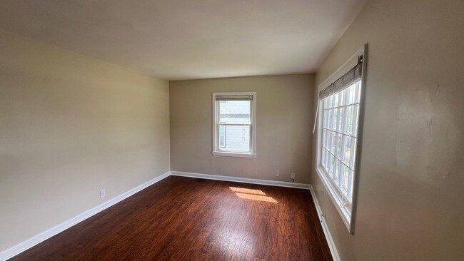 Building Photo - Cute East Nashville Home