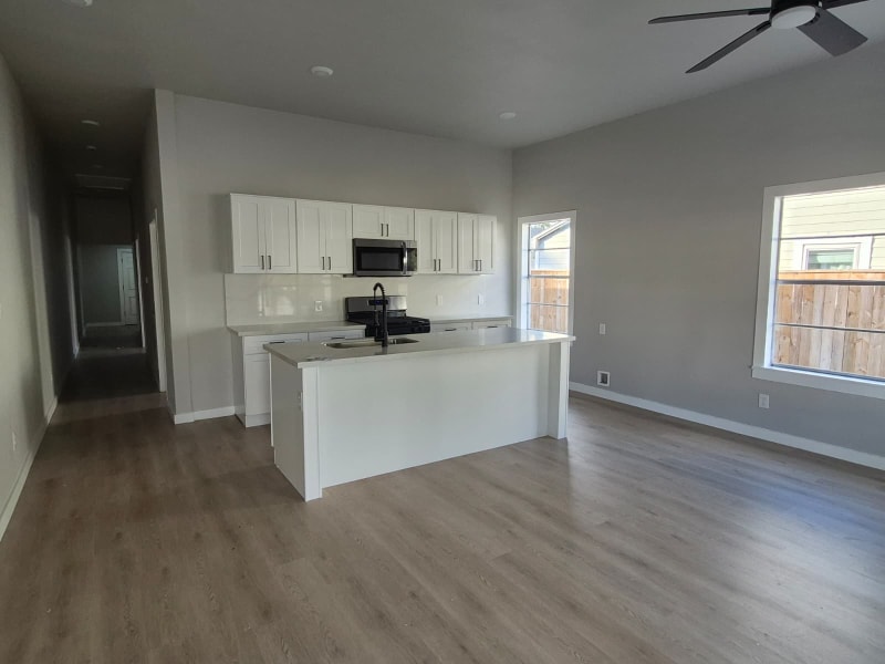 Building Photo - 2209 Gano St