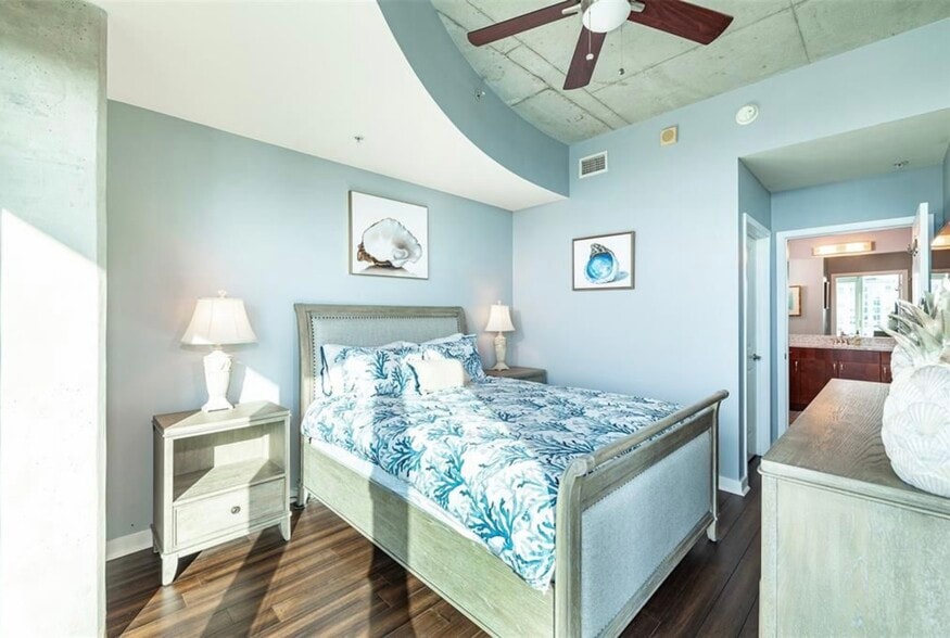 Building Photo - 777 N Ashley Dr