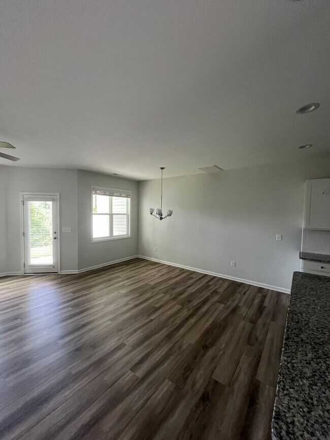 Building Photo - Charming 3 Bedroom Home Located In Zebulon NC!!!