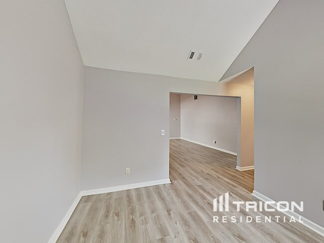 Building Photo - 2605 Thunder Basin Way